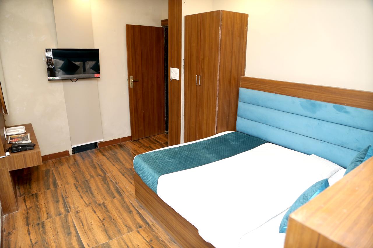JMC Hotel Safar Inn, Mhow - Tap to explore photos