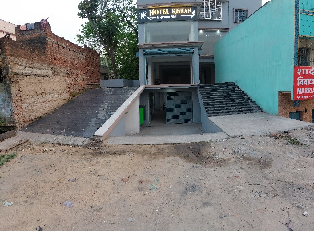 Kishan Hotel - Tap to explore photos