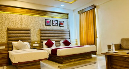 Hotel Royal Fort Division by Akshar Hotel Room Type - Royal Room