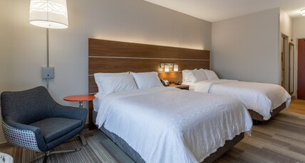 Holiday Inn Express & Suites BURLINGTON Room Type - 2 Queen Standard