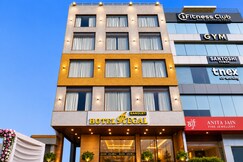 Hotel Regal By Rhytham