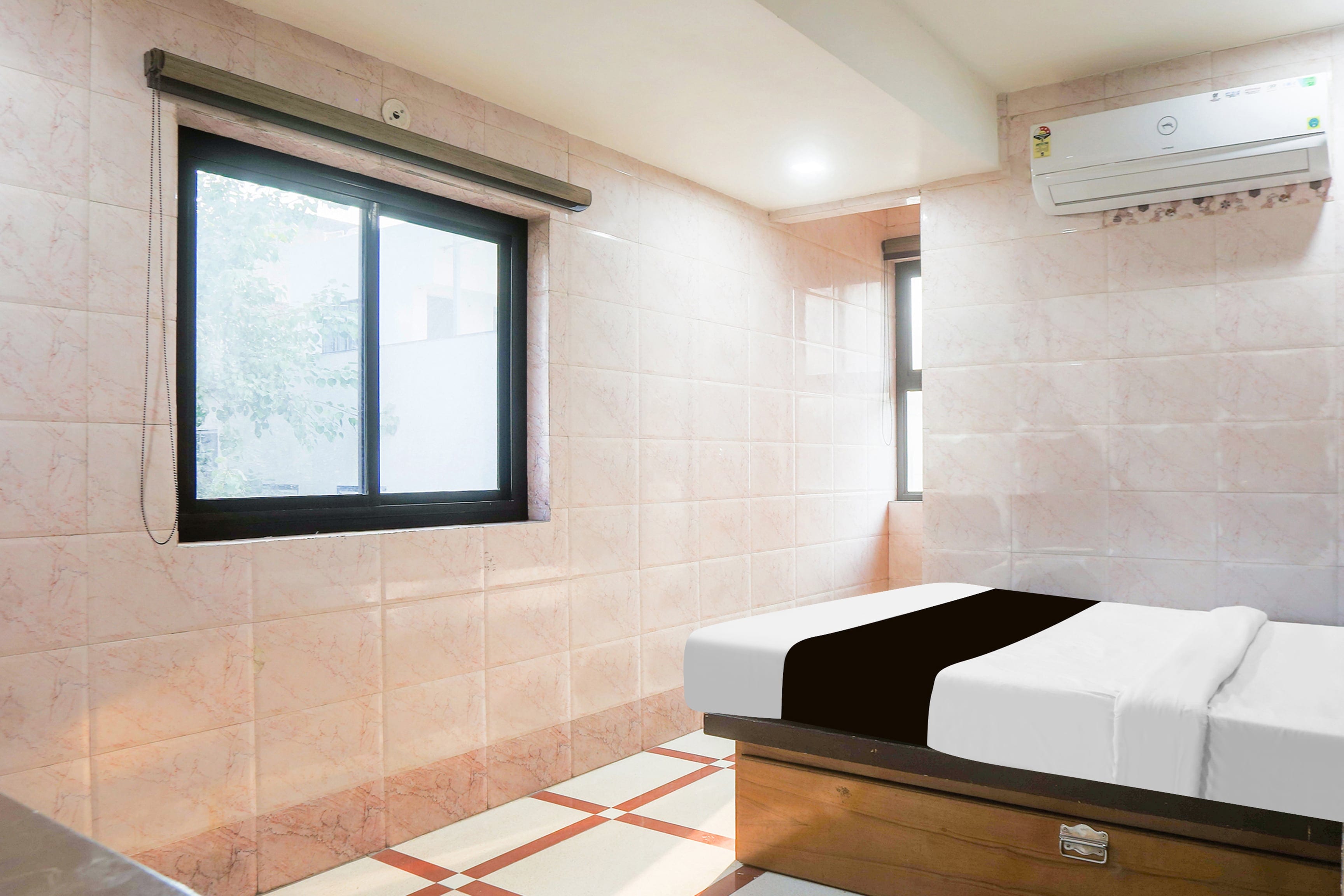 Hotel O Parao Formerly Cozy Inn - Tap to explore photos