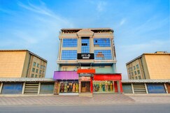 Hotel O Banjara Lake Hyderabad Formerly Lakeview Palace