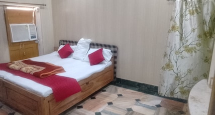 Maa Annapurna grand guests house. Room Type - Premium ROOM Number - 102 ( 1 Double bed with AC rooms) Maa Annapurna grand guests house. Room Type - Premium ROOM Number - 102 ( 1 Double bed with AC rooms)