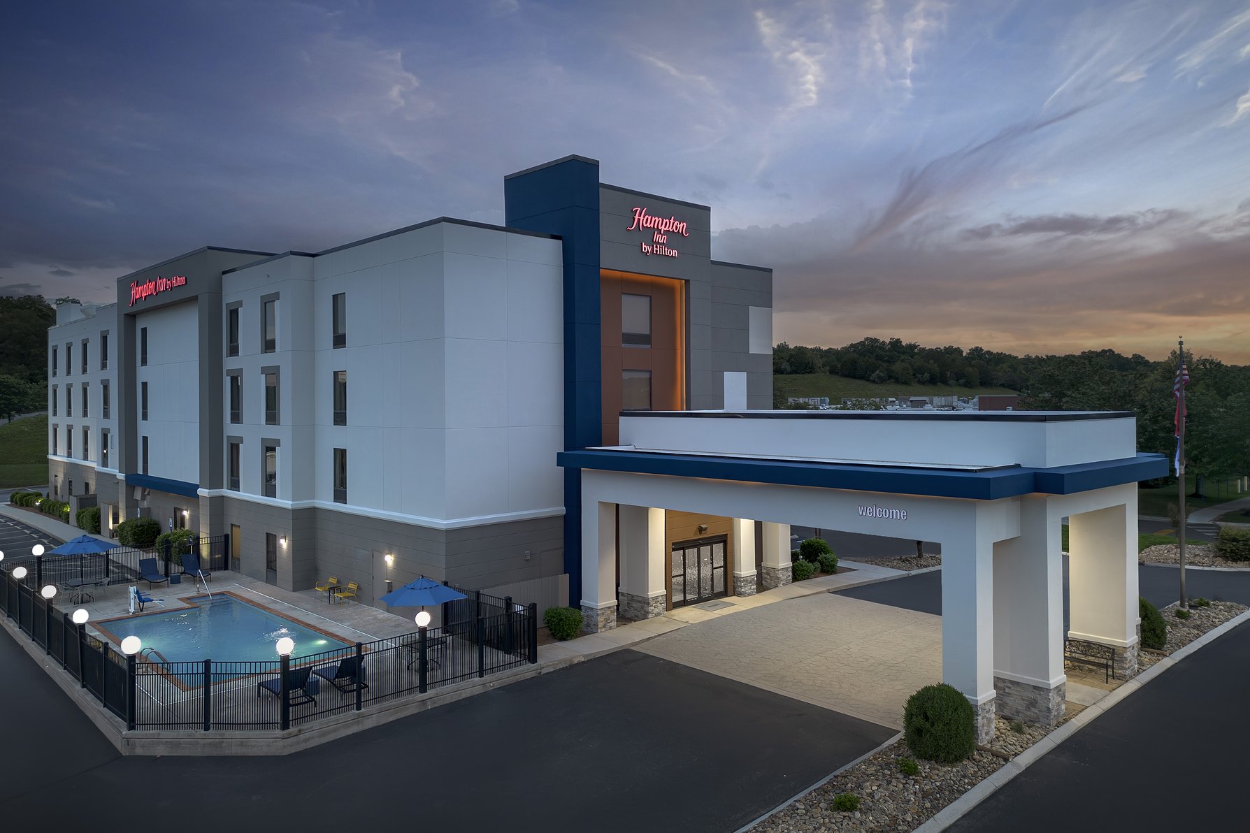 Hampton Inn by Hilton Lenoir City - Tap to explore photos