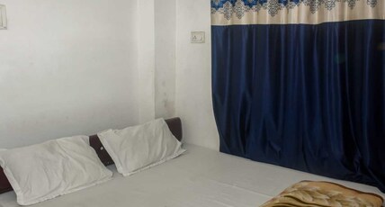 New Hotel Yatri Niwas  Room Type - Non AC Double Bed and Attach Bathroom