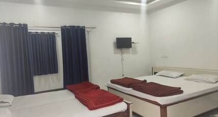 Hotel Ramnivas Room Type - Family non ac rooms