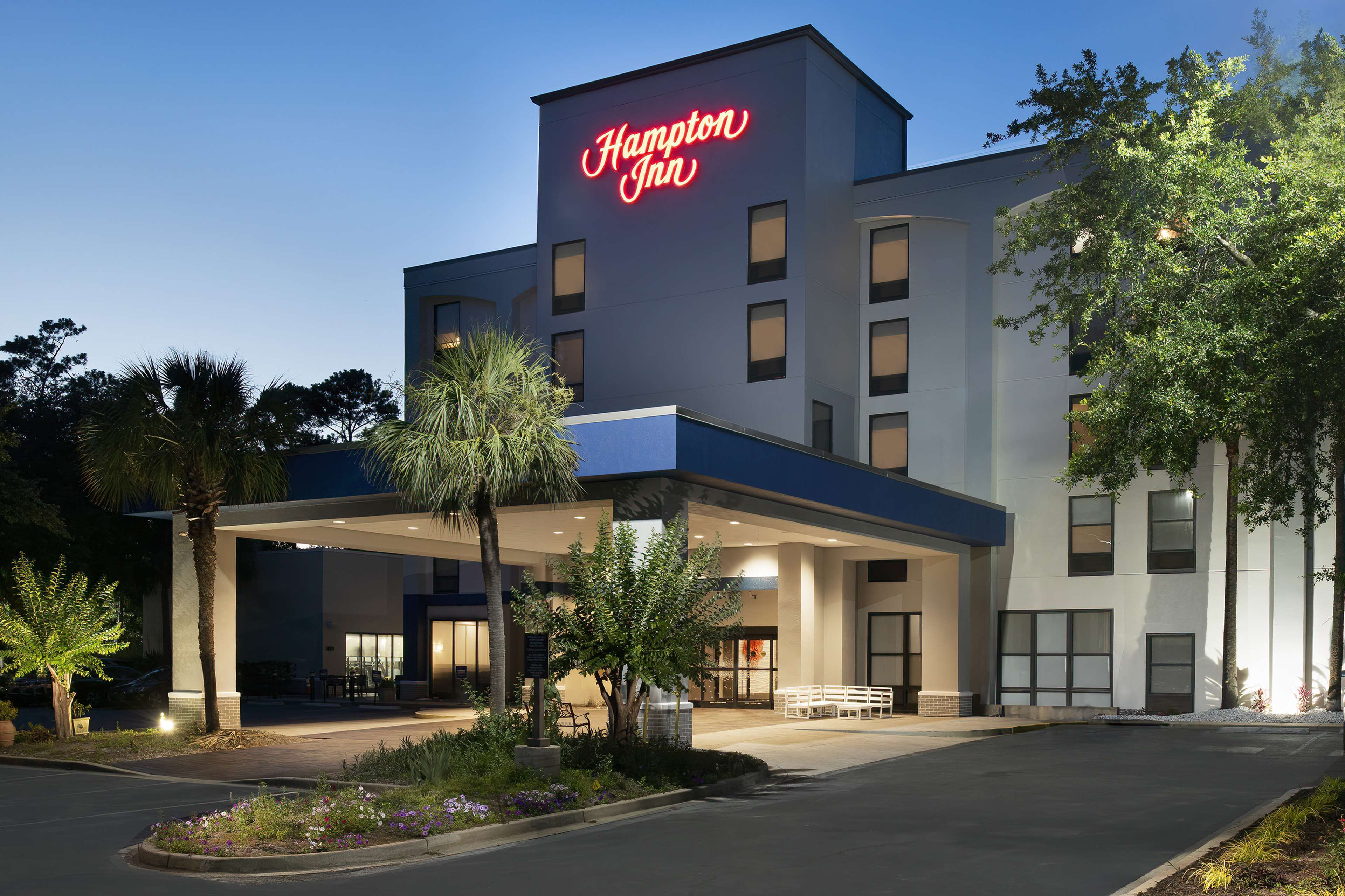 Hampton Inn Northwood - Tap to explore photos