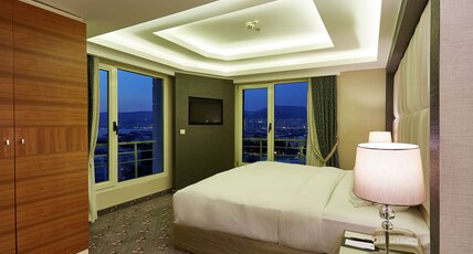 Doubletree By Hilton Hotel Izmir - Alsancak Room Type - KING SUPERIOR ROOM SEA