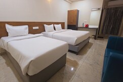 HOTEL VAAMANA STAYS