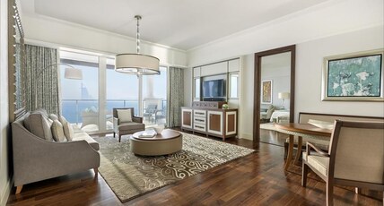 Waldorf Astoria Dubai Palm Jumeirah Room Type - Deluxe Suite, 1 King Bed, Sea View