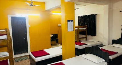 Hotel Gananjaya Room Type - Queen Suite With Bunker Bed AC Room