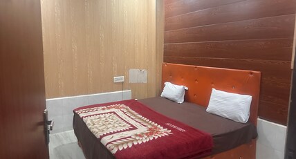 Hotel yamnotri dham Room Type - Deluxe room