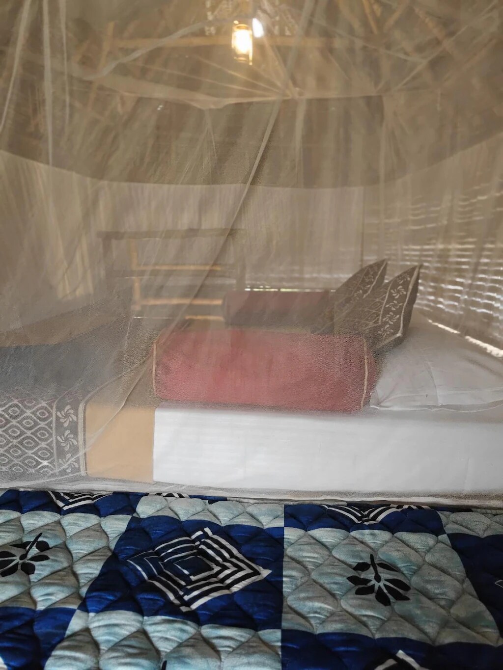 Bop Huts Life Homestay - Tap to explore photos