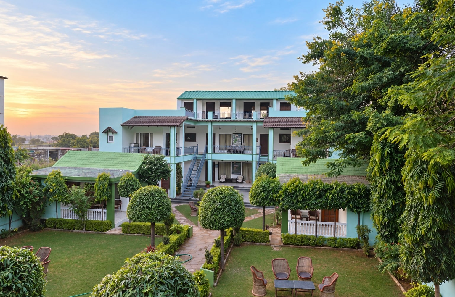 Vatika Resort - Tap to explore photos