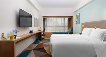 Holiday Inn Express Chengdu Xindu Room Type - 1 King  Bed Standard High Floor