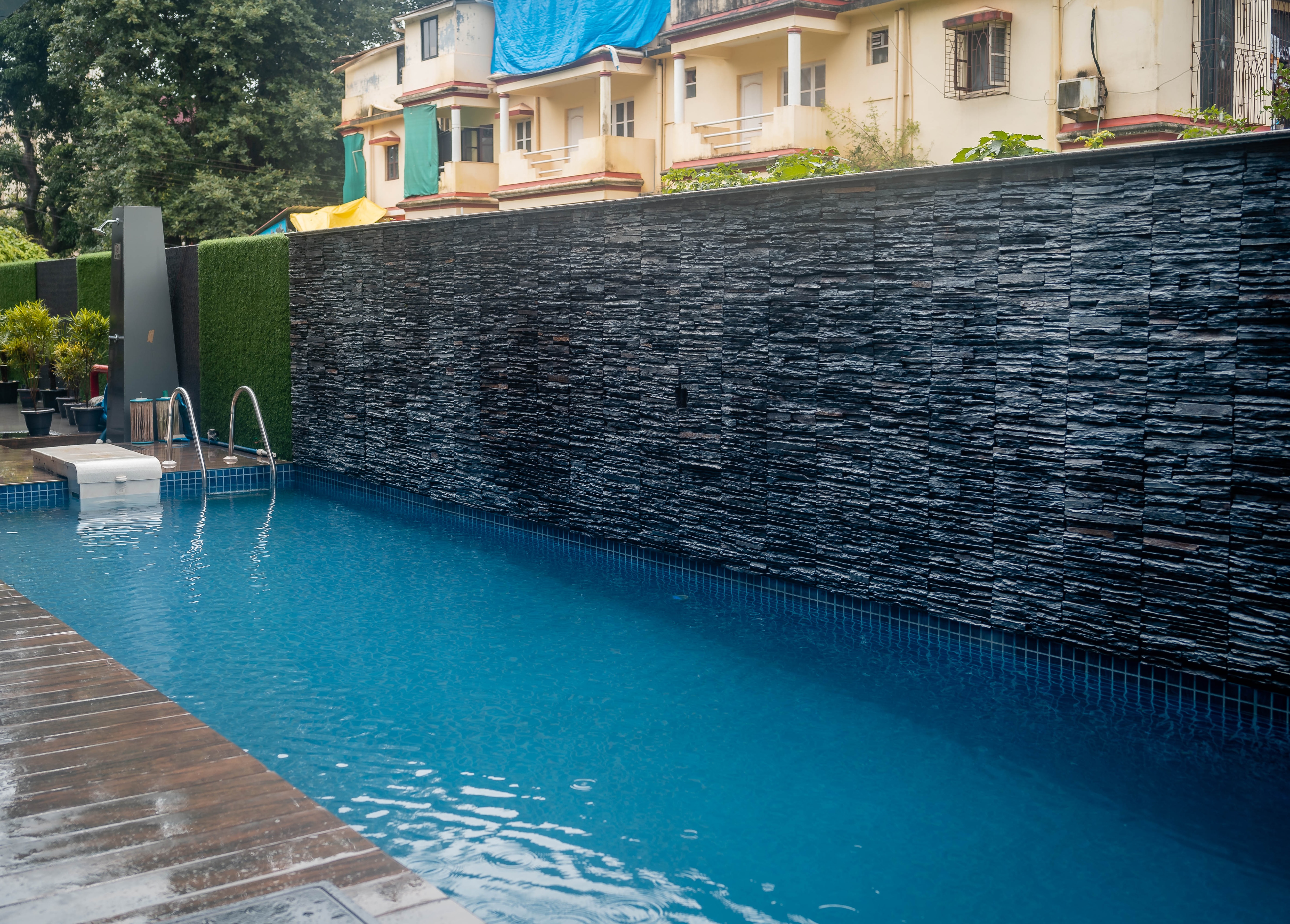 DiVaN Clarks Inn (Calangute Beach) - Tap to explore photos