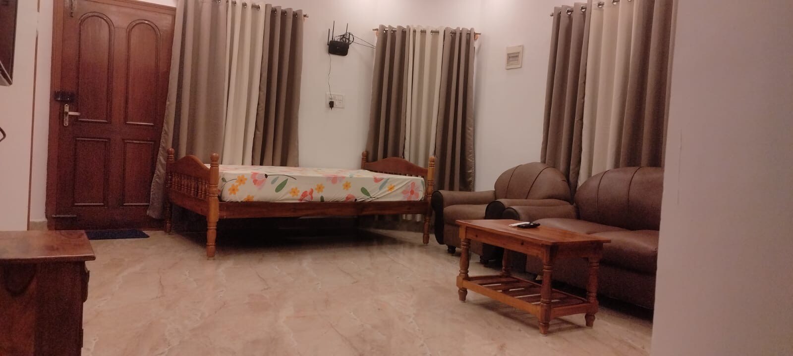 1 BHK AC home BTM Metro station 101 - Tap to explore photos
