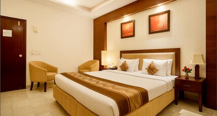 Hotel TJS Royale, Karol Bagh Room Type - Deluxe Room