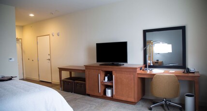 Hampton Inn & Suites by Hilton McKinney Room Type - 1 KNG ACCESSIBLE TUB NS
