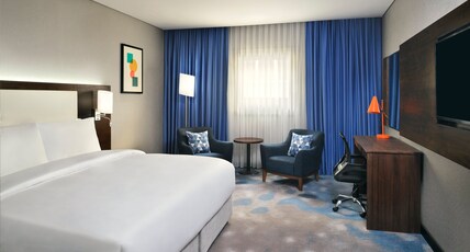 Holiday Inn JEDDAH CORNICHE Room Type - 1 King Standard Smoking