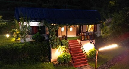 Thehraav By The River - Mudhouse Odyssey Room Type - Deluxe Cottage Room with Shared Deck