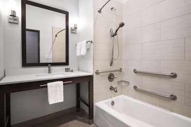 Best Western Plus College Station Inn & Suites