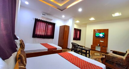 HOTEL SUNRISE PALACE Room Type - 4 Bed Super Deluxe