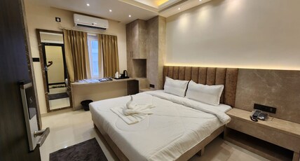 The Monarch Room Type - AC Executive Delux Room