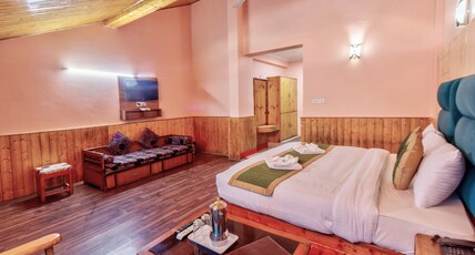Hotel Naveen Room Type - Super Deluxe with Balcony