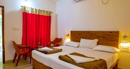 Agape Marari | Walking Distance from Beach Room Type - AC Standard Room
