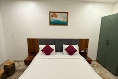 The Naklang Hotel & Restro