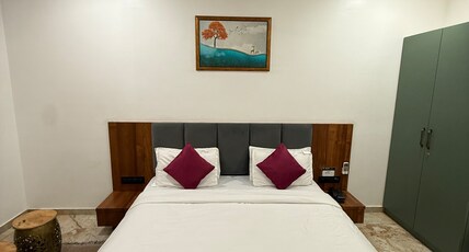The Naklang Hotel & Restro Room Type - Quad Sharing