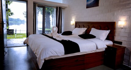 S RIVER RESORTS Room Type - River View Room with Balcony