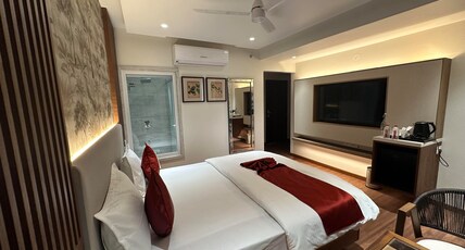 Sky Suites By The Lazy Host Room Type - King Room without Balcony