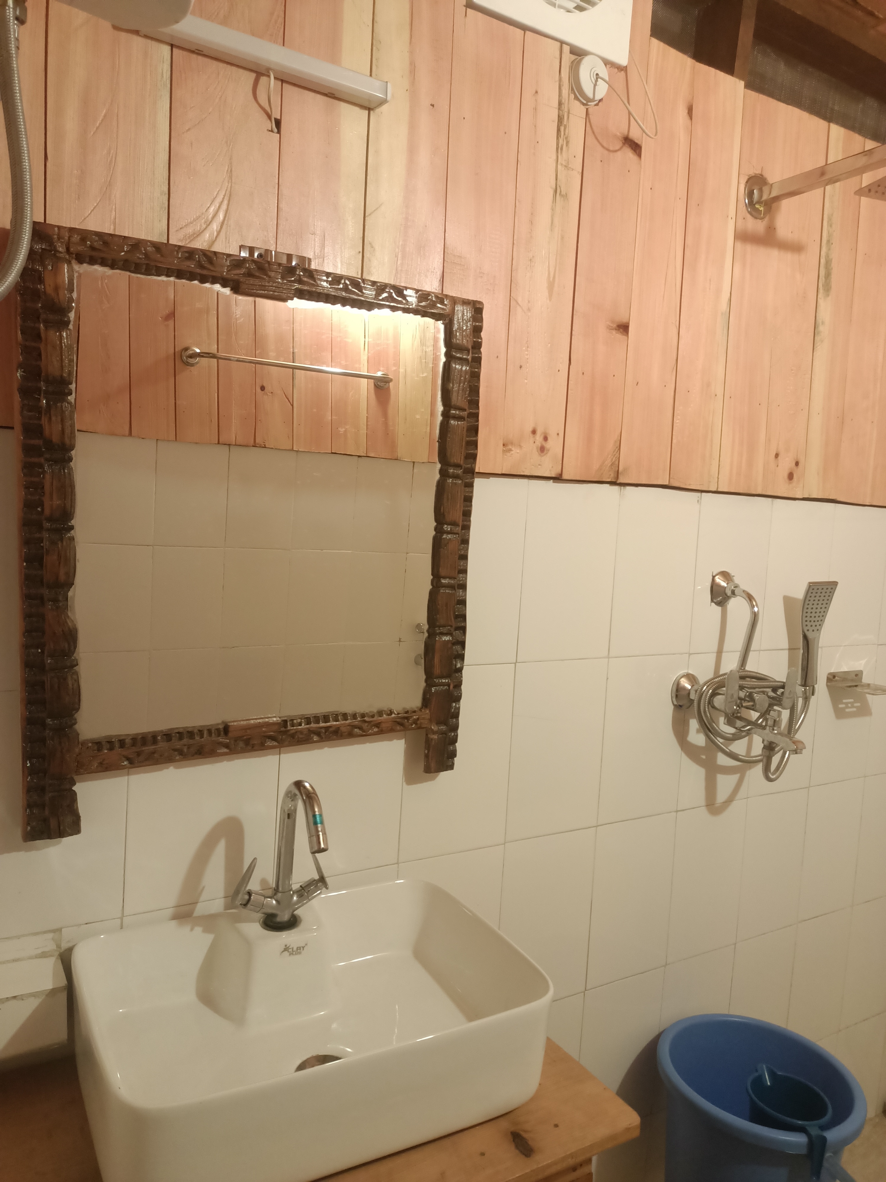 Jibhi stories homestay - Tap to explore photos