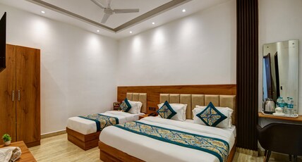Hotel Bawa Near Nizamuddin Railway Station Room Type - Luxury Triple Room Hotel Bawa Near Nizamuddin Railway Station Room Type - Luxury Triple Room