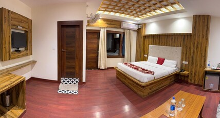 Hotel Dewan Palace Room Type - Super Deluxe Room  AC (Valley View)