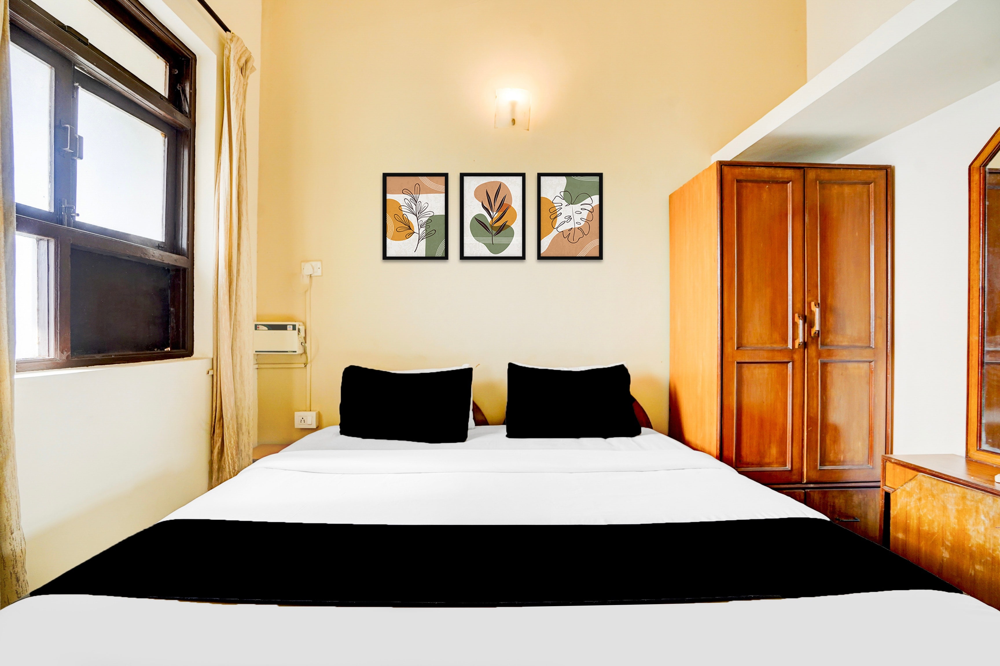 Townhouse Calangute Formerly Hotel Horizon - Tap to explore photos