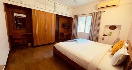 Cosy Banjara Room Type - Luxury Room Non A/C