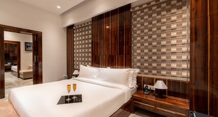 Clarks Inn Ambala Room Type - Luxury suite room with King Bed
