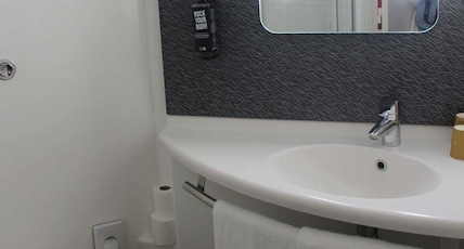 ibis Soissons Hotel Room Type - Standard Room with 2 single beds