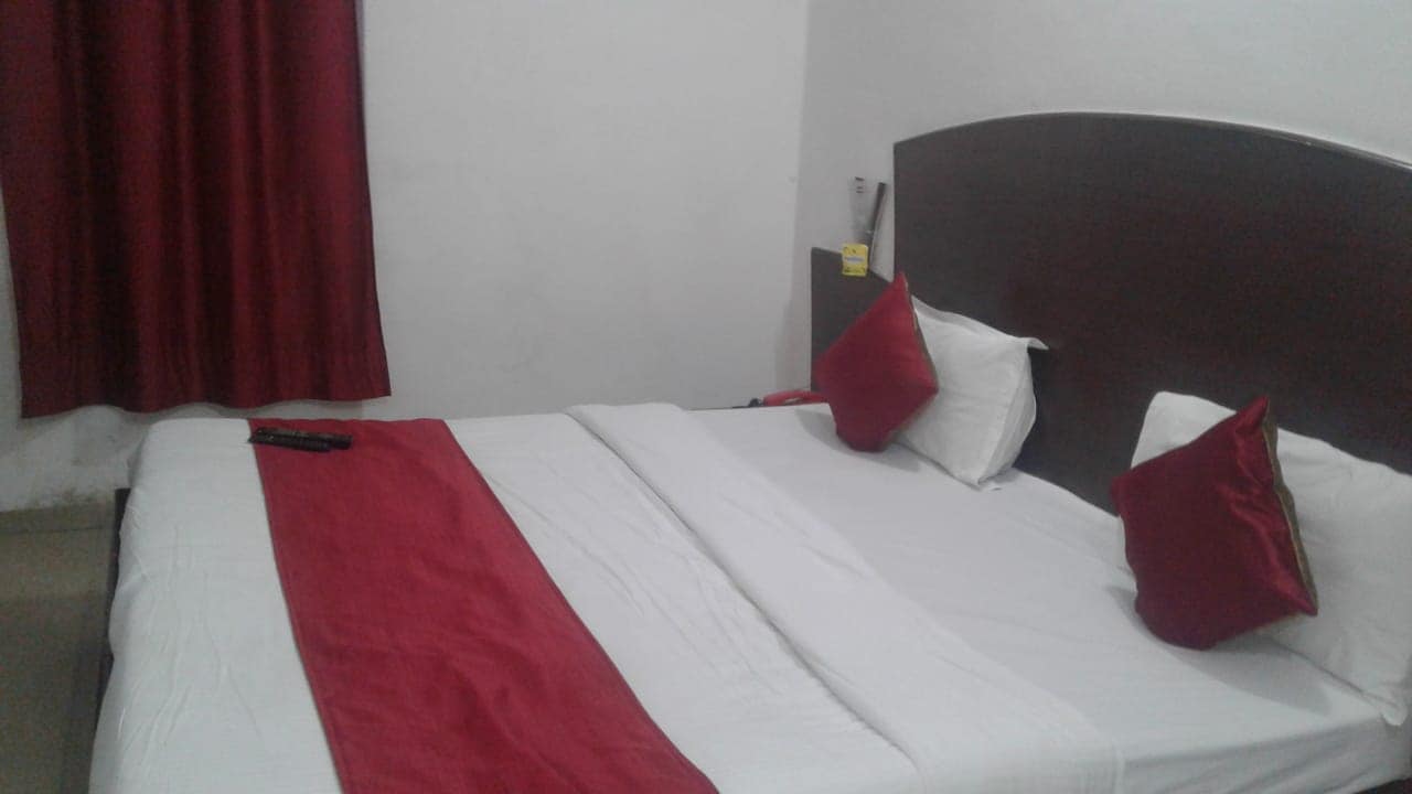 Ashok Deluxe - Tap to explore photos