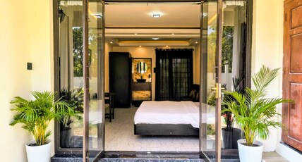 Royalty Global Homestay Room Type - PREMIUM ROOM