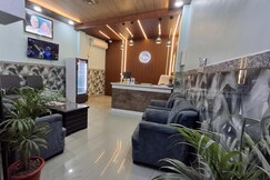 HOTEL USHANAND PALACE