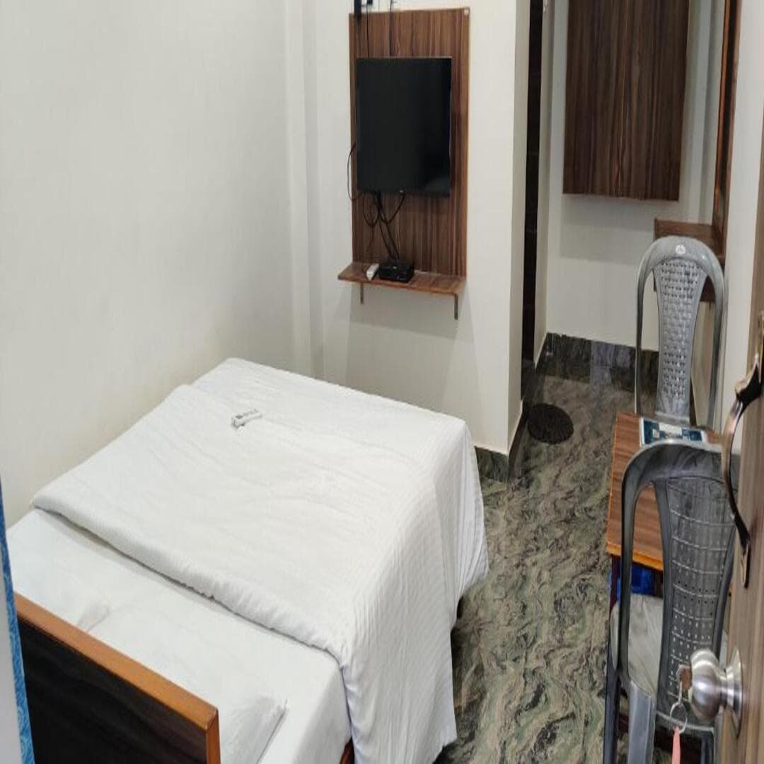 V CONVENTION - Tap to explore photos