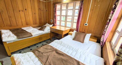 Accomoon valleyside homes Room Type - Twin / Queen Bed Deluxe Room with view