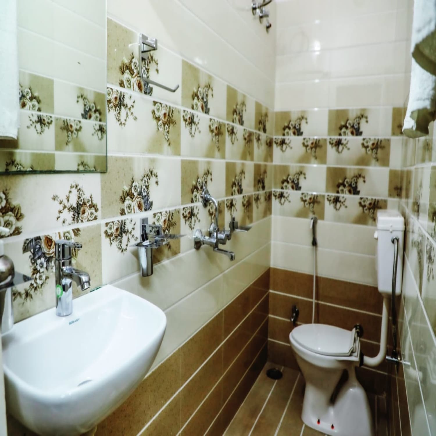 Hotel Ambuj - Tap to explore photos
