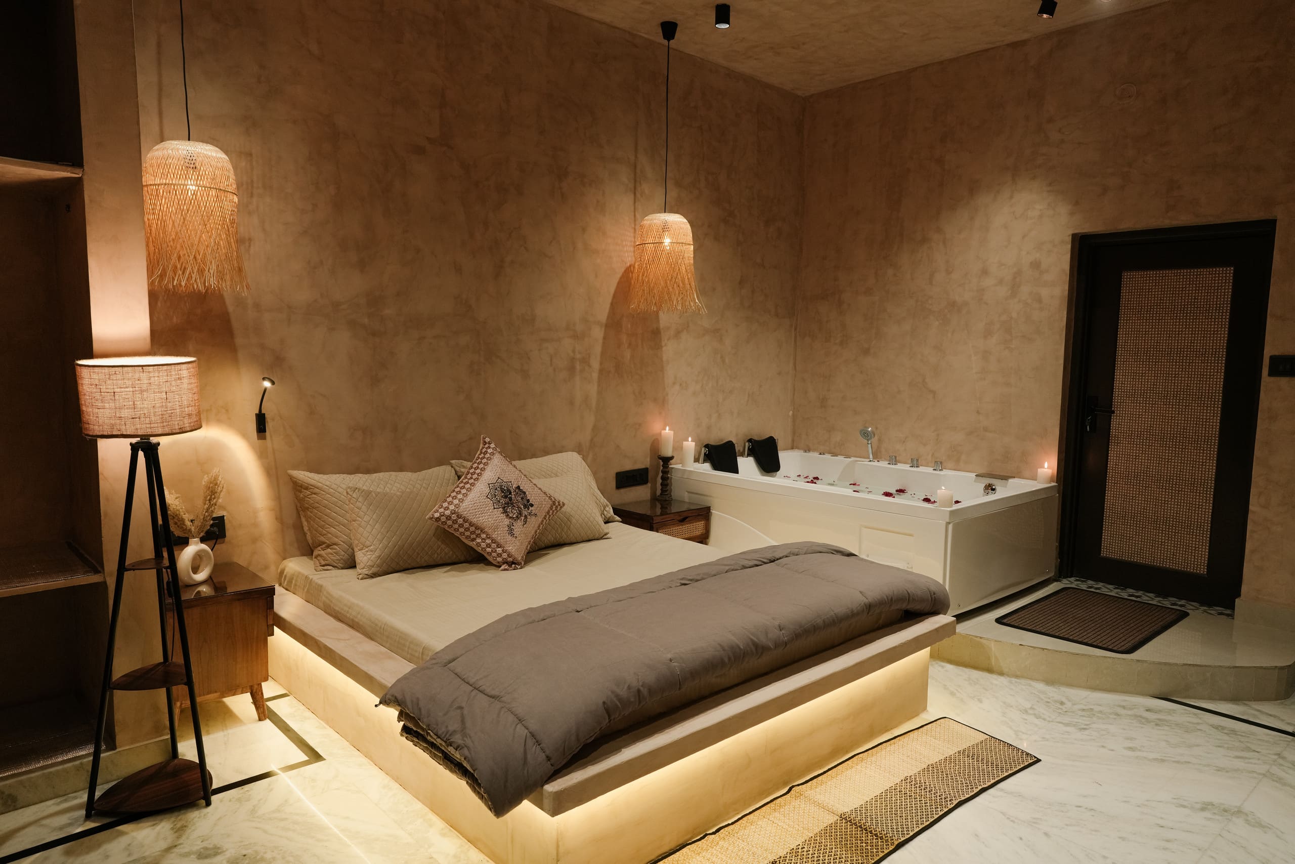 Casa Boho Jaipur Luxury 3BHK Med Stay Jacuzzi - Tap to explore photos