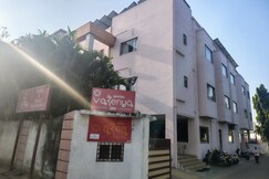 HOTEL VARENYA INN